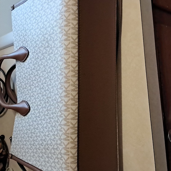 Michael Kors Handbag/Tote/ Mirella/ Medium - Picture 4 of 4